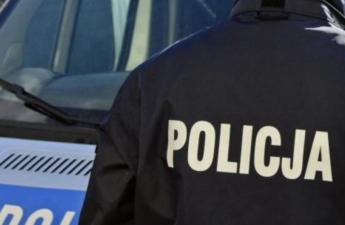 Policjanci z Zalewa ukarali 65-latka, który złamał zakaz zbliżania się do mieszkania oraz jego bezpośredniego otoczenia.